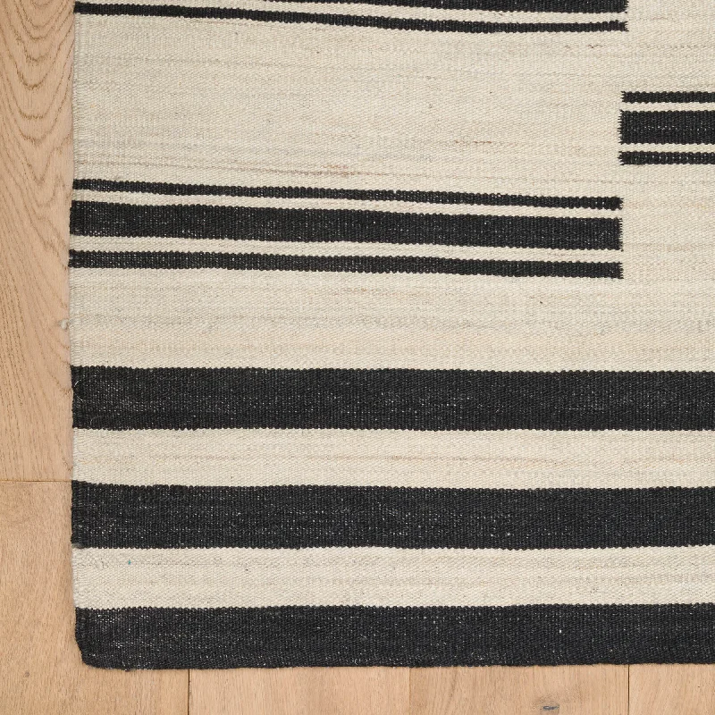 eco-friendly carpet for eco-conscious decor-Vintage Mungo Rug